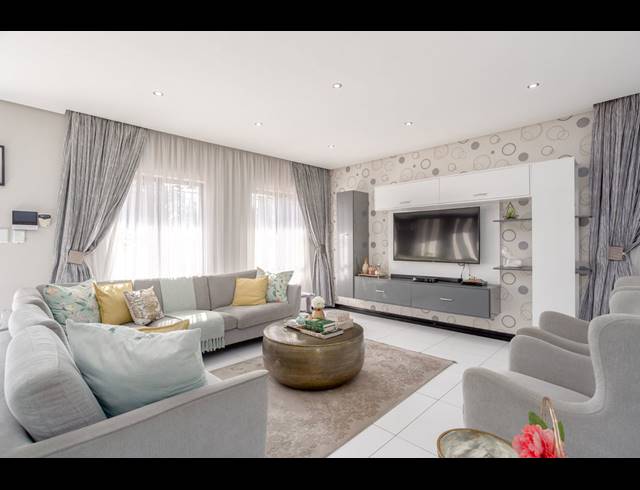 4 BEDROOM DUPLEX FOR SALE IN BEVERLEY HILLS
